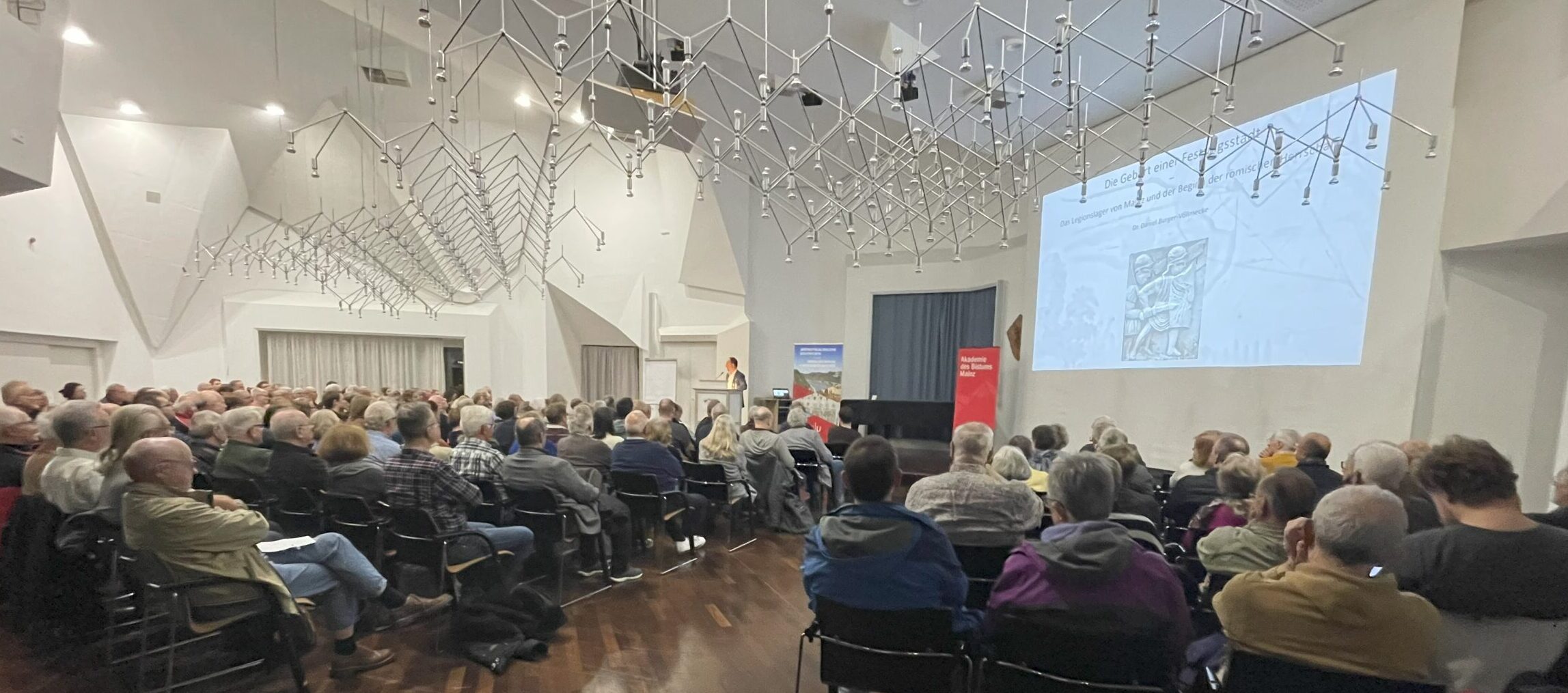 Auftakt zur Ringvorlesung 'Kämpfen um Mainz. Konflikt und Krieg in der Geschichte der Stadt', Foto/©: Nina Gallion/JGU